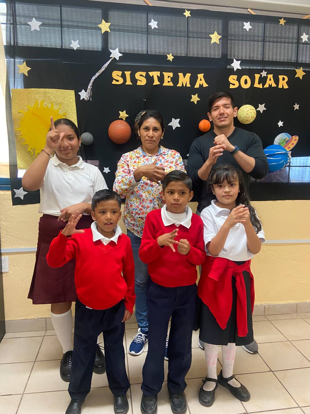 Niñas y niños que usan SignaPlay